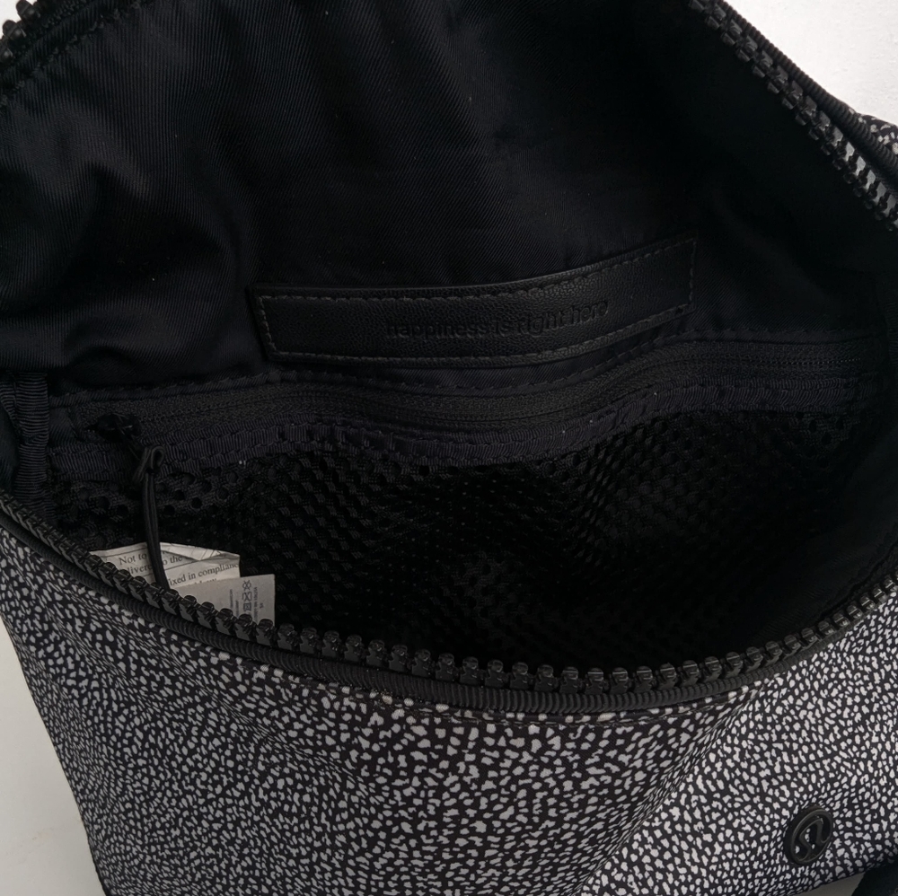 🌹 Lululemon Black & White Mini Waist Bag with Speckled Design Fanny Pack, - Picture 6 of 11